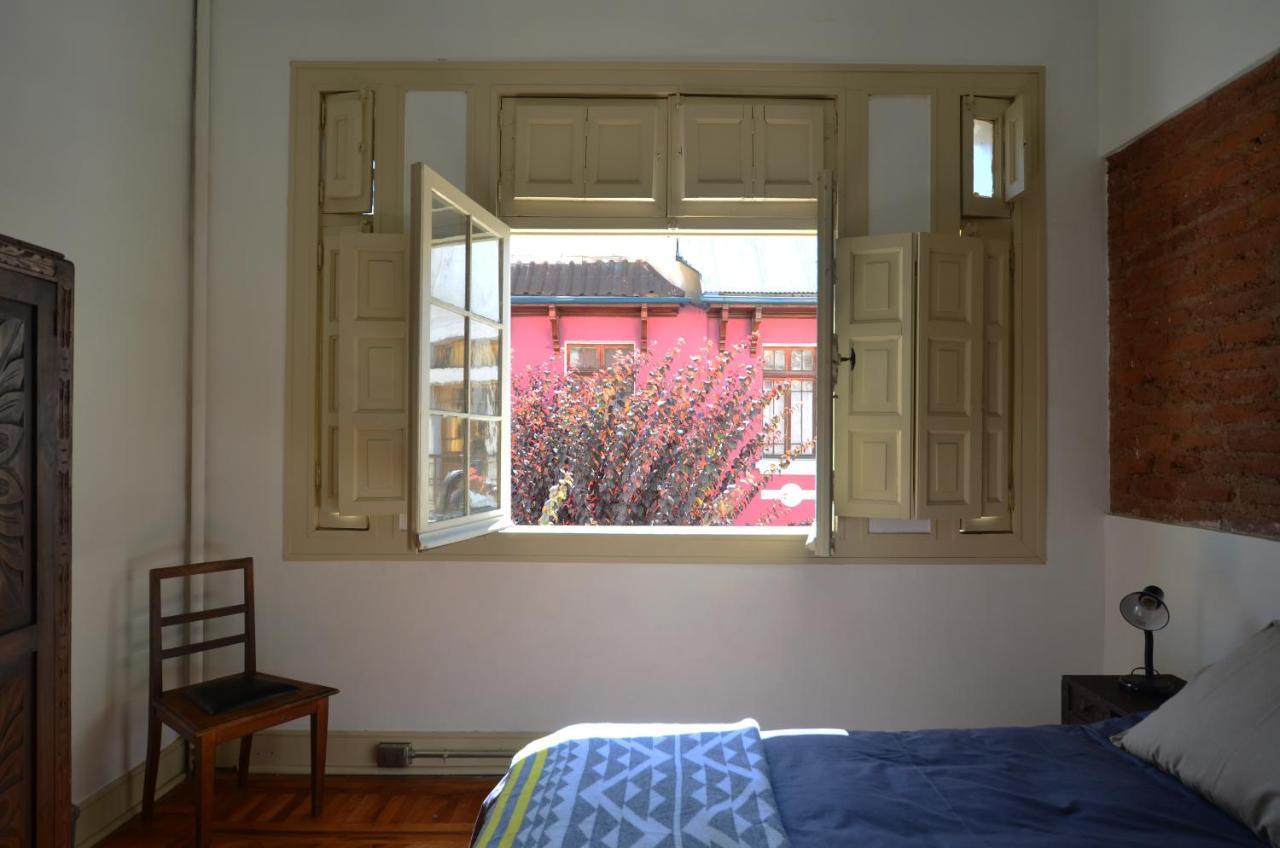 לינה וארוחת בוקר סנטיאגו Casa Lucrecia מראה חיצוני תמונה